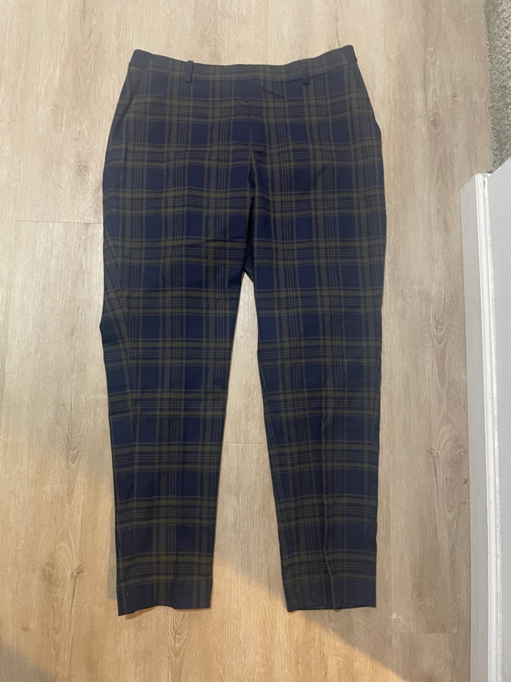 NWOT Uniqlo Navy and Olive Plaid Pull On Pants XL